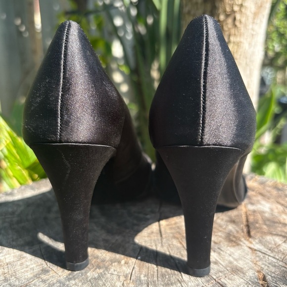 Mootsies Tootsies Black Twist Peep-Toe Heels Size 6.5 - Picture 3 of 8